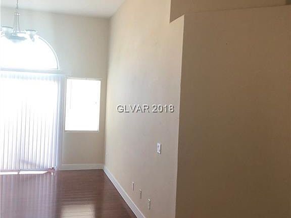 4th image of 128 W La Madre Way
