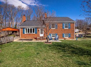 7601 Mendota Pl, Springfield, VA 22150