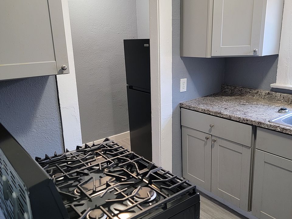 1st image of 2874 Franklin Ave #C