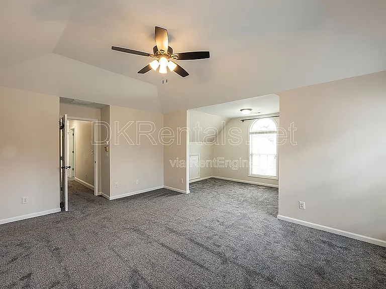 1540 Hampton Hollow Dr — Photo 25