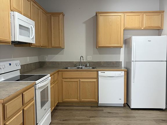 3rd image of 743 N Stampede Ct #C