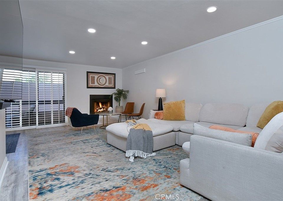 1st image of 11911 Magnolia Blvd APT 16