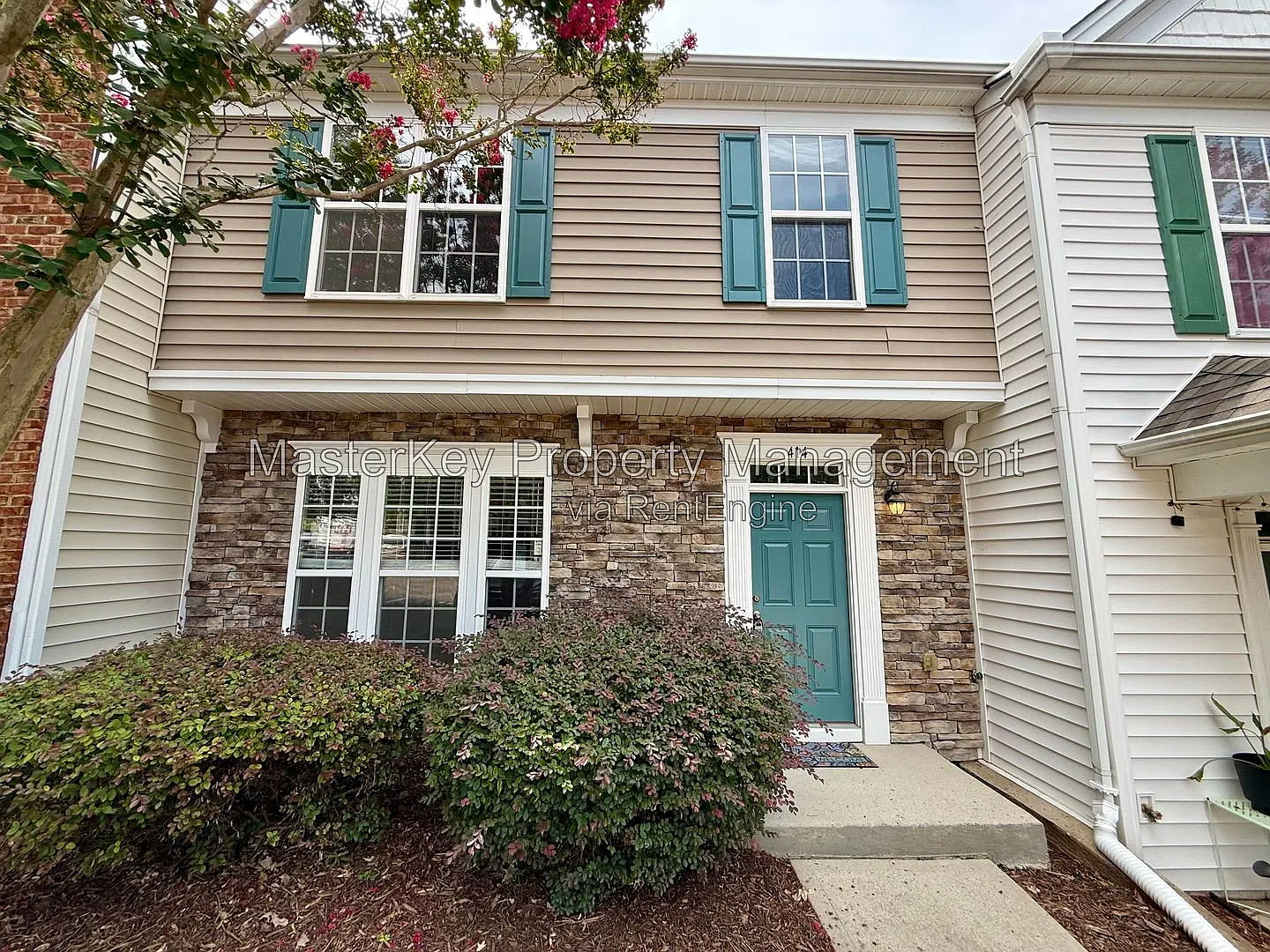 3 bed, 2.5 bath, 1550 sqft, $1,995 — Photo 1