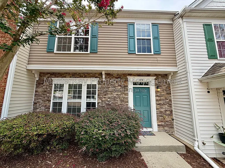 414 Walnut Woods Dr — Photo 1