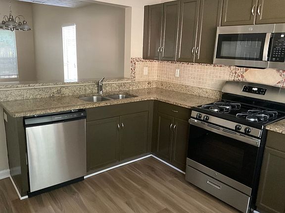 4th image of 5065 N Bridges Dr