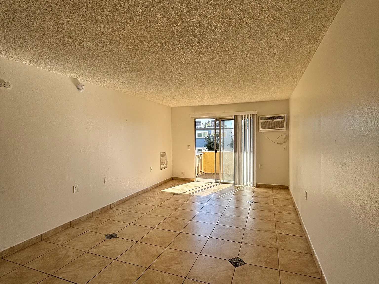 7521 Simpson Ave — Photo 2