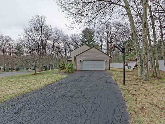 5th image of 4 Daniel Lill Ct