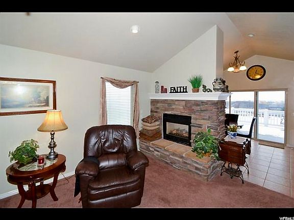 5th image of 1334 S Parkside Dr