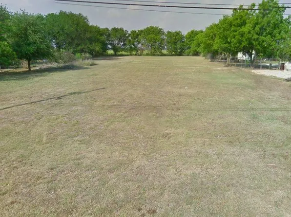 115 Richland Dr, Lockhart, TX 78644