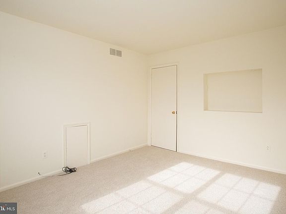 5th image of 5047 E Woodmill Dr