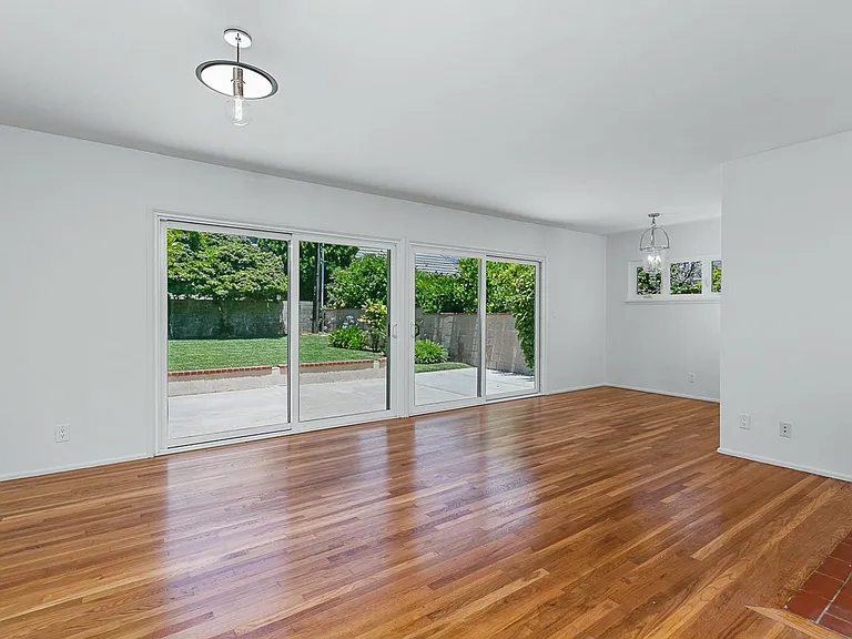 1325 Lomay Pl — Photo 4