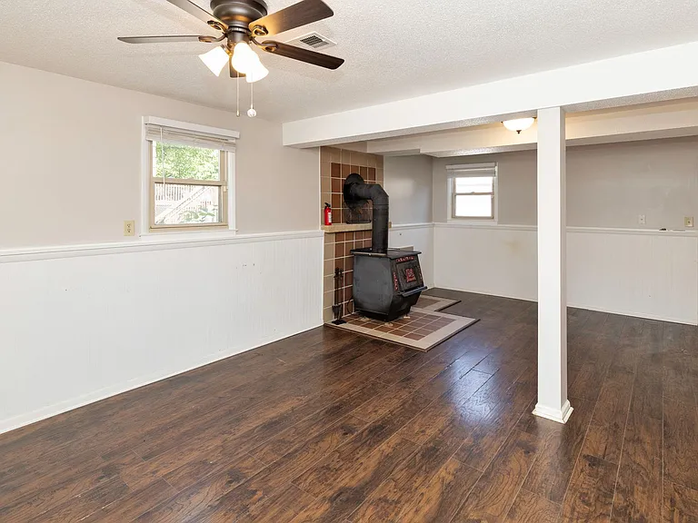 3815 Hillcrest Dr — Photo 20