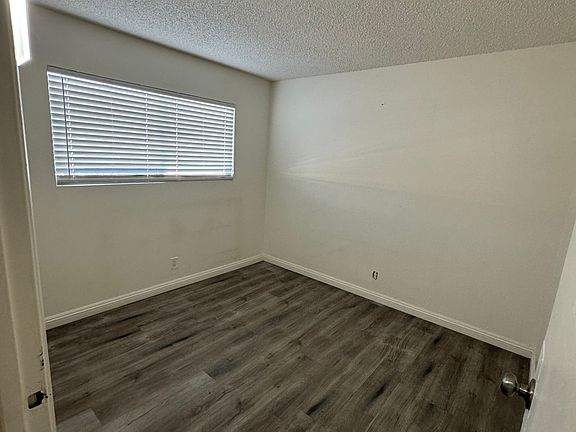3rd image of 512 Albert Ave