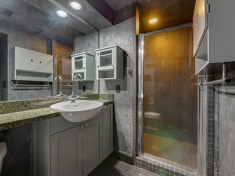 710 W Trade St #312 — Photo 35