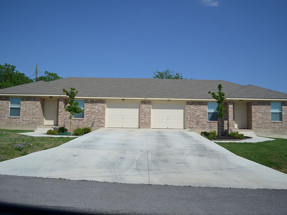 1st image of 2201 Wildewood Dr APT A