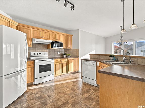 4th image of 3144 Randall Road E