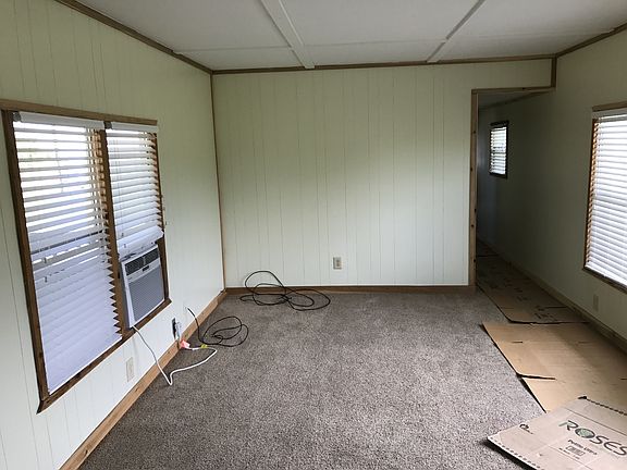 3rd image of 241 Discovery Ln