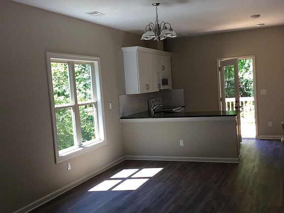 3rd image of 264 Pauladean Cir