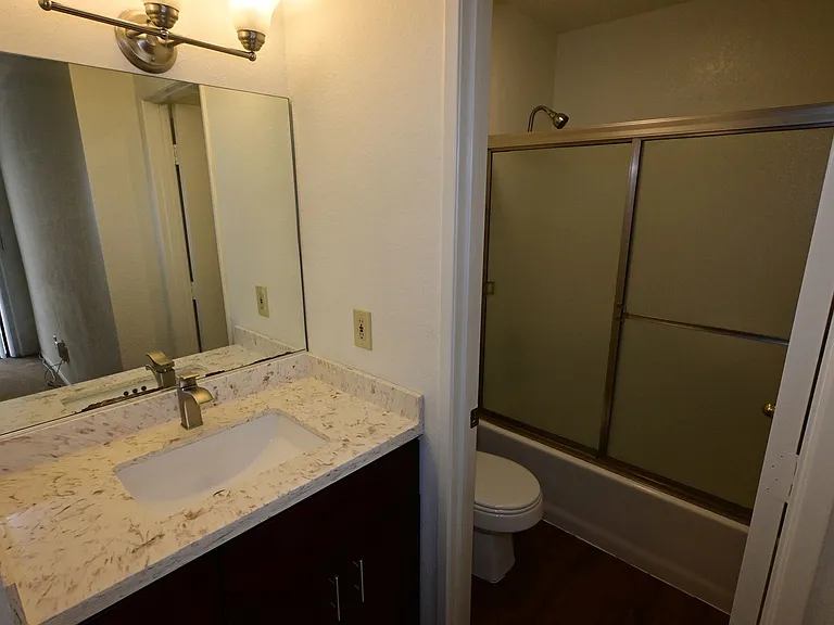 HOW4410-18 — Photo 12