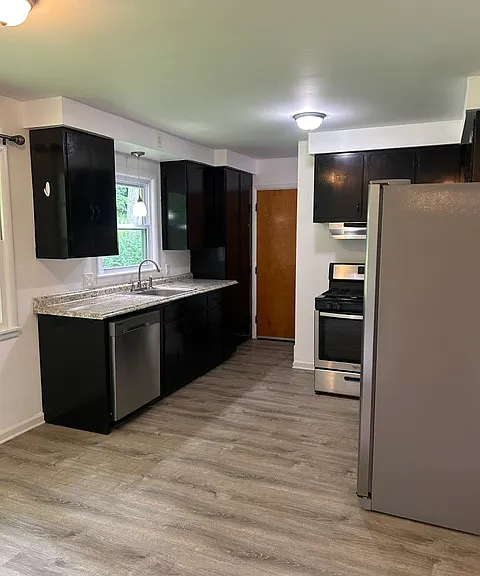 14 Hadel Rd — Photo 8