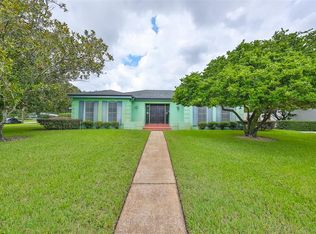 10902 Carrollwood Dr, Tampa, FL 33618