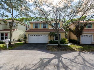 824 Garnet Cir, Weston, FL 33326