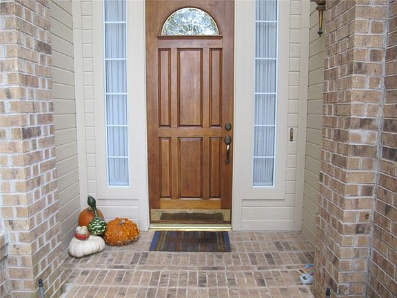 2nd image of 10440 Ember Glen Dr