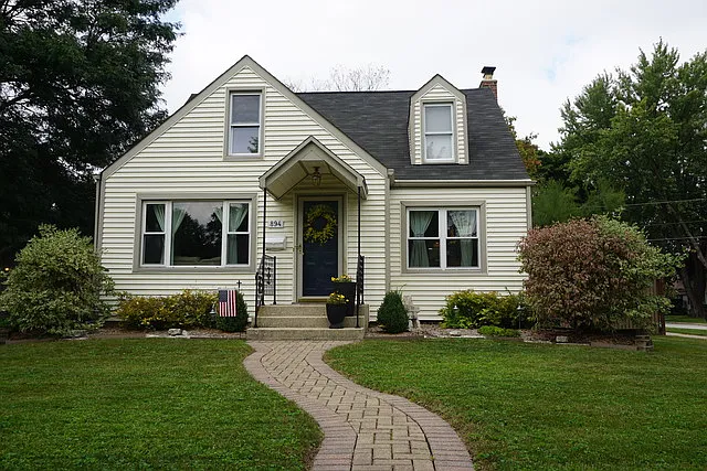 894 Greenview Ave photo 1