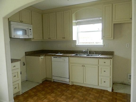 5th image of 12416 Sunlit Wood Way