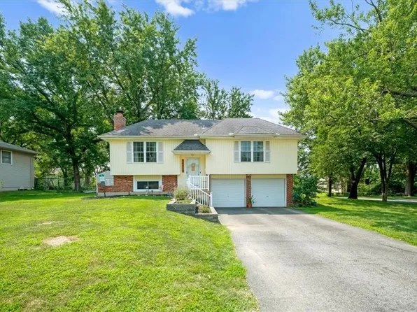 14215 W 94th Ter, Lenexa, KS 66215