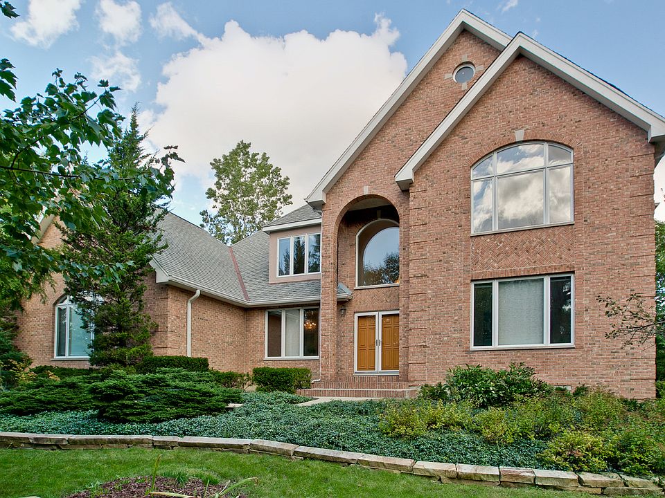 1st image of 3 Brittany Ln