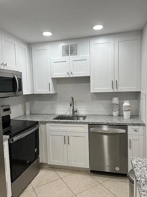 2 bed, 1.5 bath, 953 sqft, $1,950 — Photo 2
