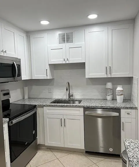 750 SW 133rd Ter #C106 — Photo 2