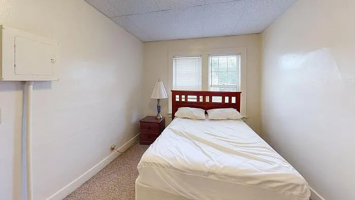 Building Photo - 303 N 15th St #1