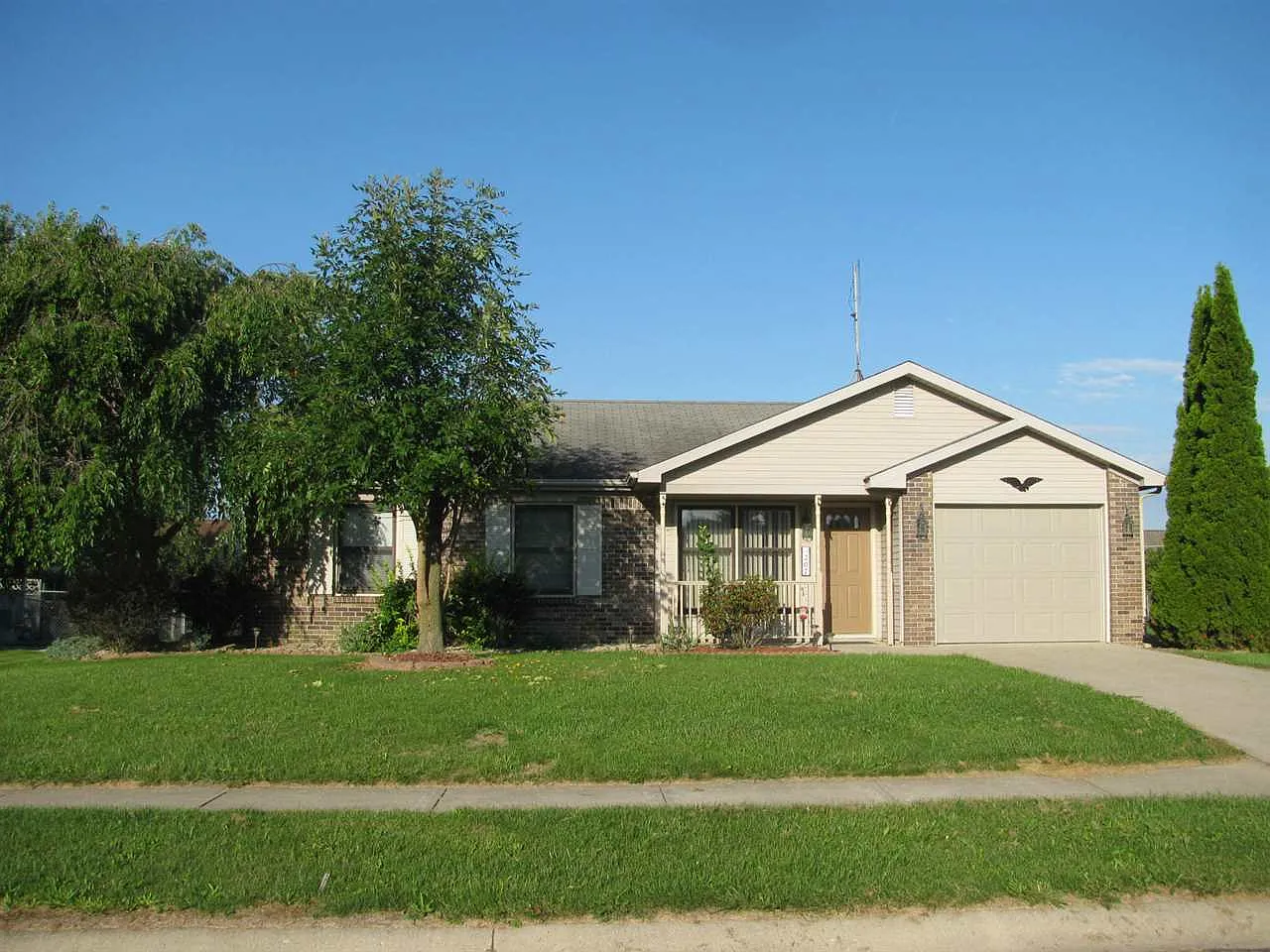 207 Prestwick Dr photo 1