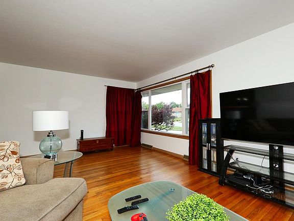 5th image of 1811 Monroe Ave