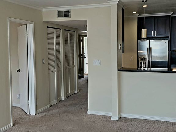 4th image of 825 La Playa St APT 431