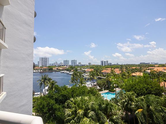 3rd image of 3610 Yacht Club Dr APT 611