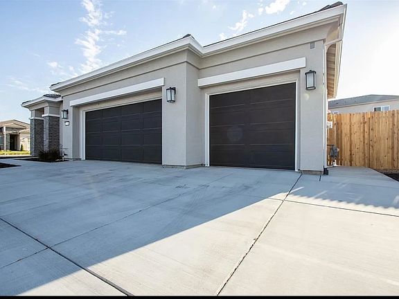 3 Car Garage