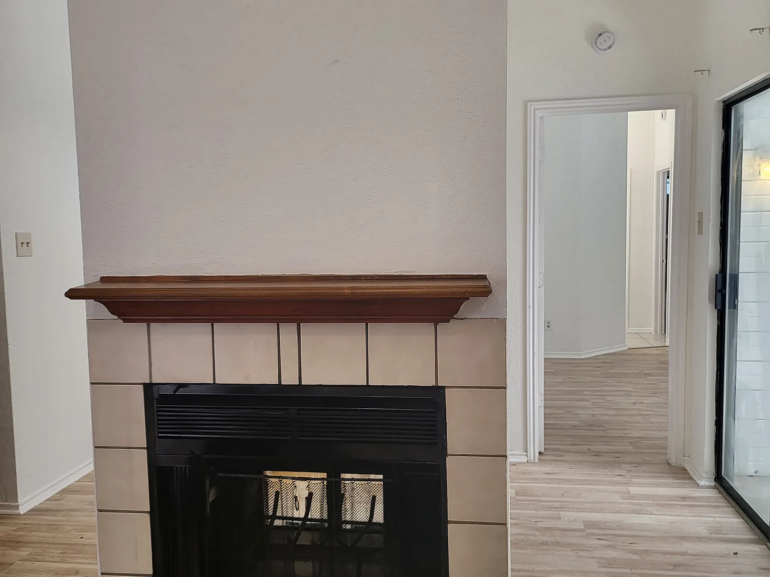1308 Hackamore St — Photo 3