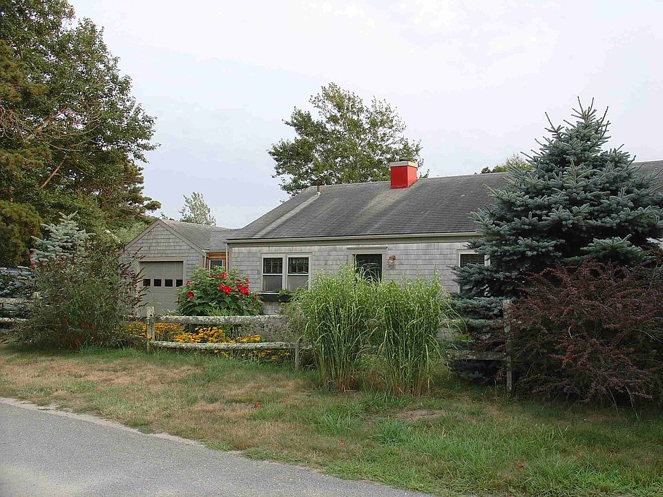 8 Nobadeer Way, Main House