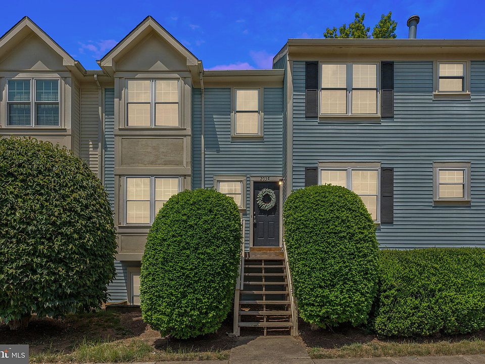 1st image of 203 Fernwood Pl