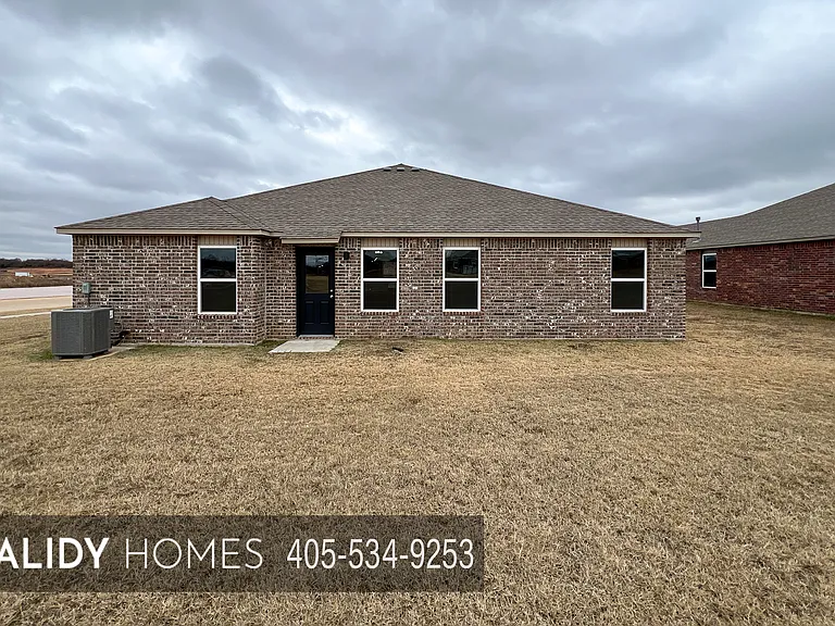 4301 Driftwood Dr — Photo 25