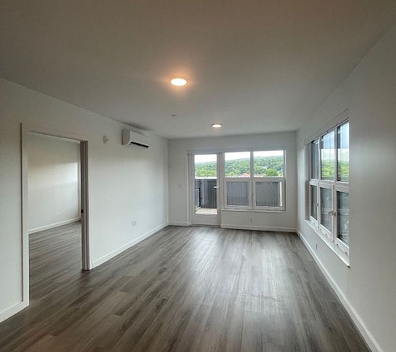 Building Photo 5