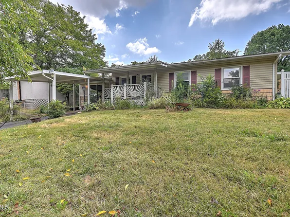 1320 W Lynwood Cir, Johnson City, TN 37604
