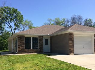 903 W Market St APT A, Warrensburg, MO 64093