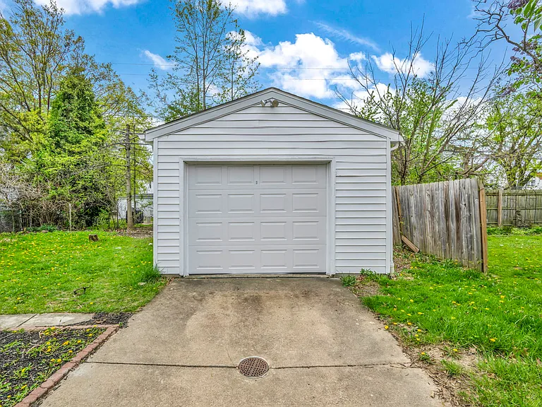 20830 Trebec Ave — Photo 36