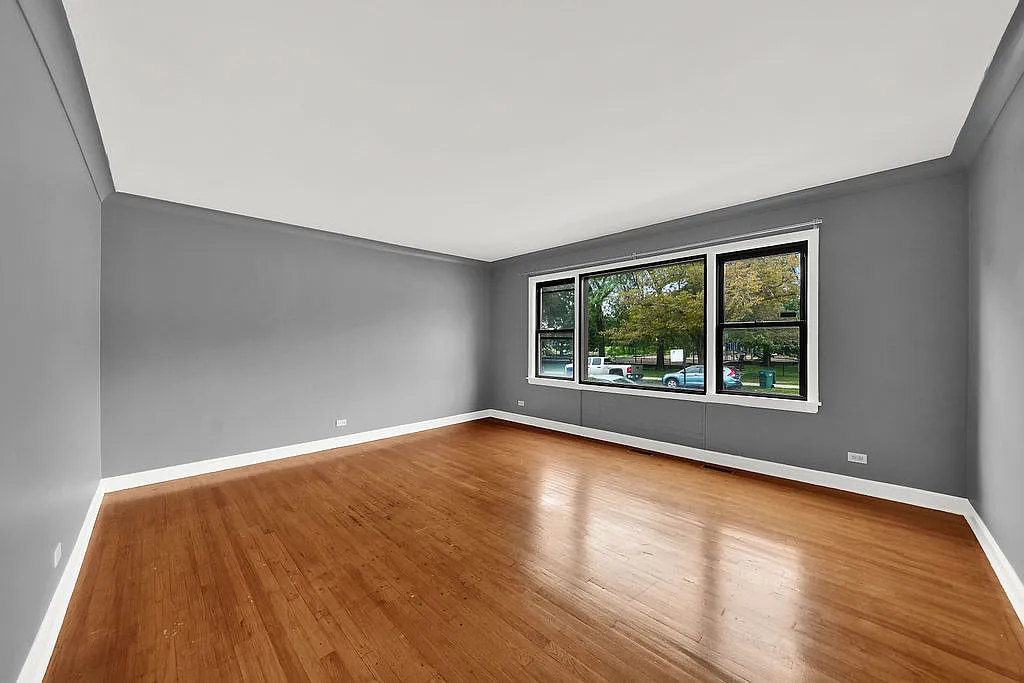 2 bed, 900 sqft, $1,500 — Photo 3