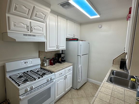 3rd image of 4847-4849 Topanga Canyon Blvd