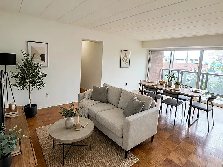 Montgomery Plaza — Photo 46